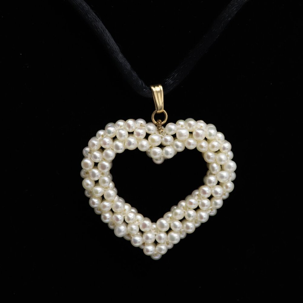 Pearl Heart beaded Heart pendant made from Cluster of pearls Heart